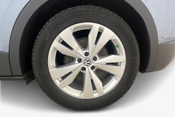 sininen Volkswagen ID.4 2023 kuva 9.