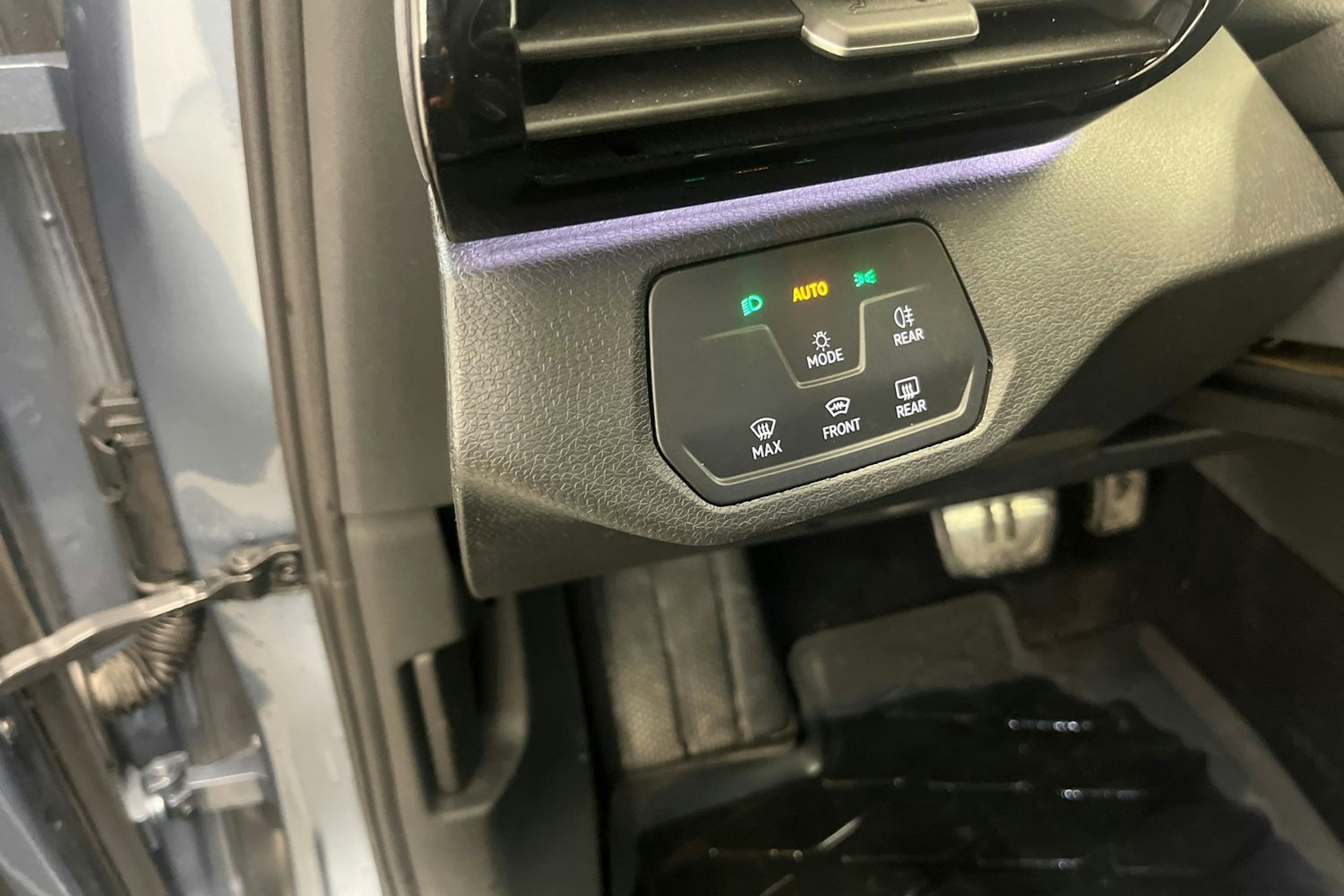 sininen Volkswagen ID.4 2023 kuva 12.