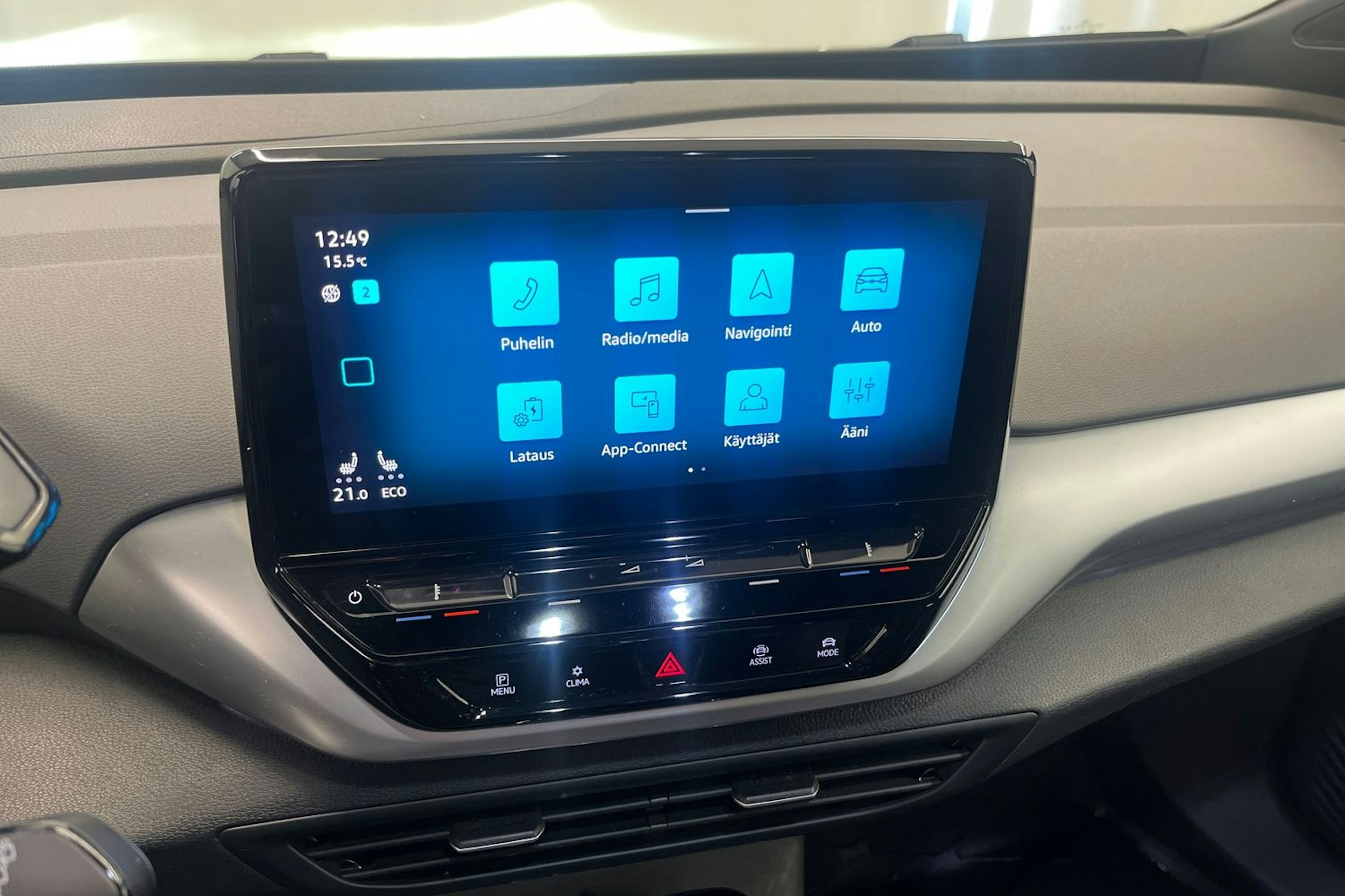 sininen Volkswagen ID.4 2023 kuva 15.