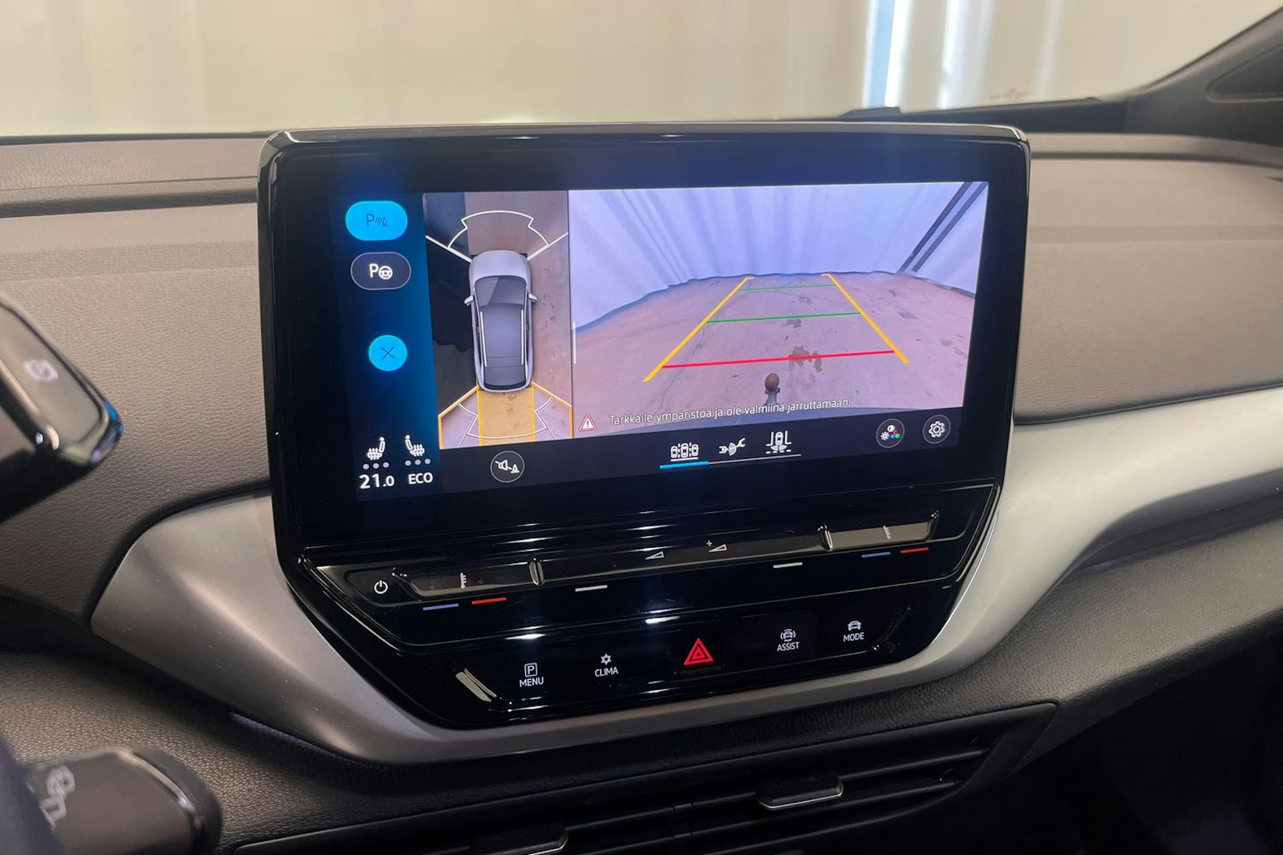 sininen Volkswagen ID.4 2023 kuva 16.