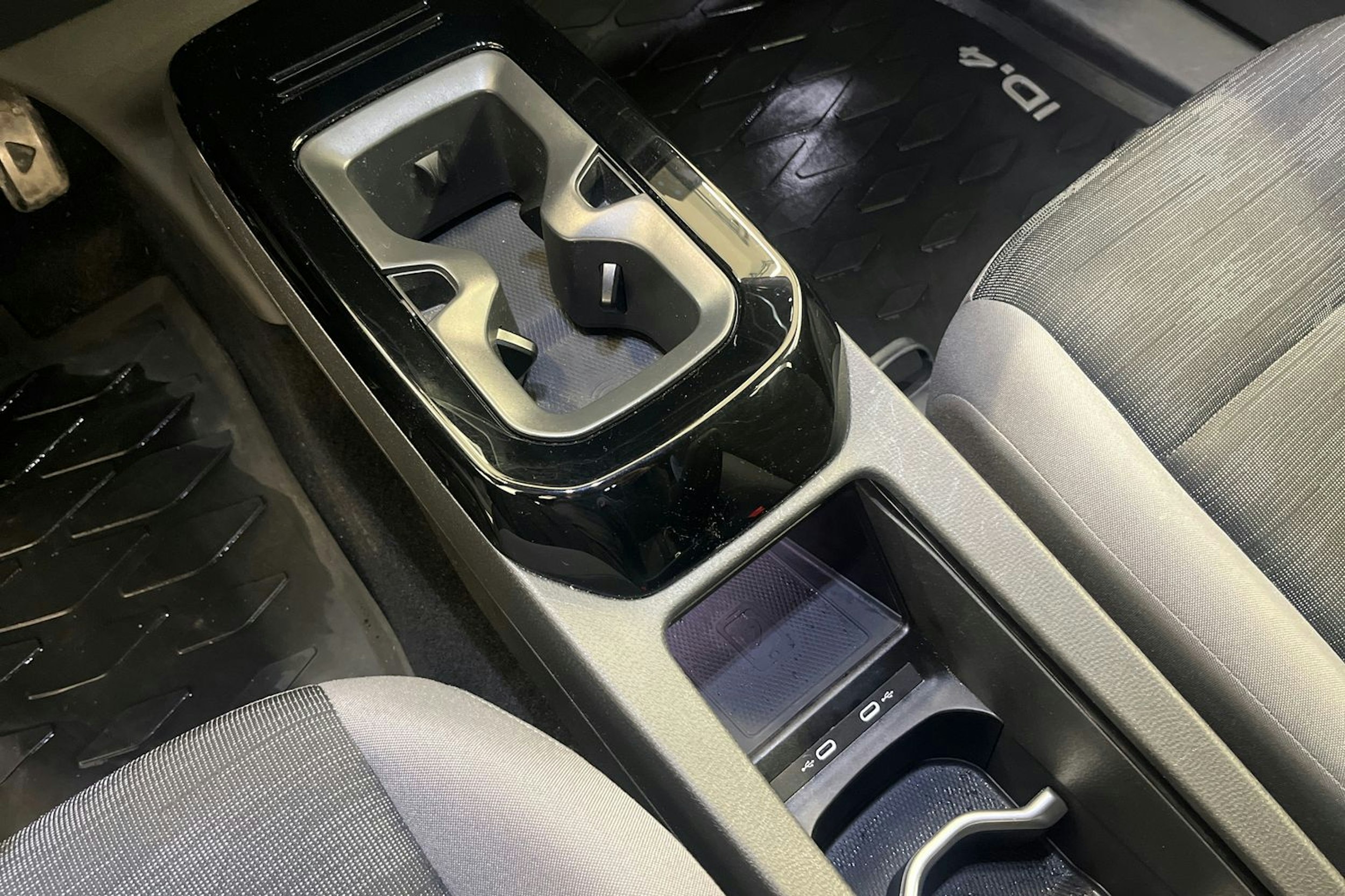 sininen Volkswagen ID.4 2023 kuva 17.