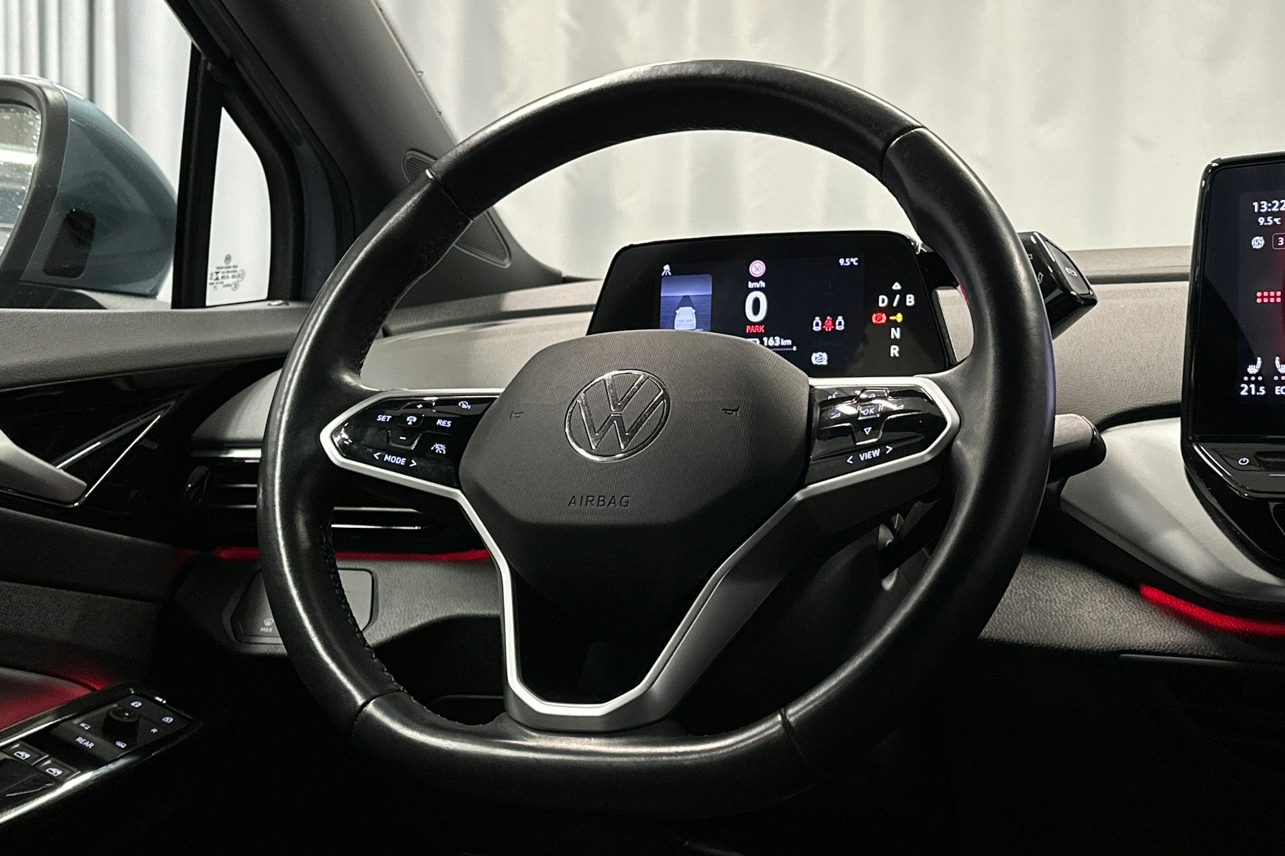 sininen Volkswagen ID.4 2023 kuva 17.