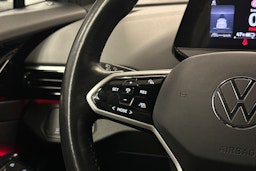 sininen Volkswagen ID.4 2023 kuva 18.