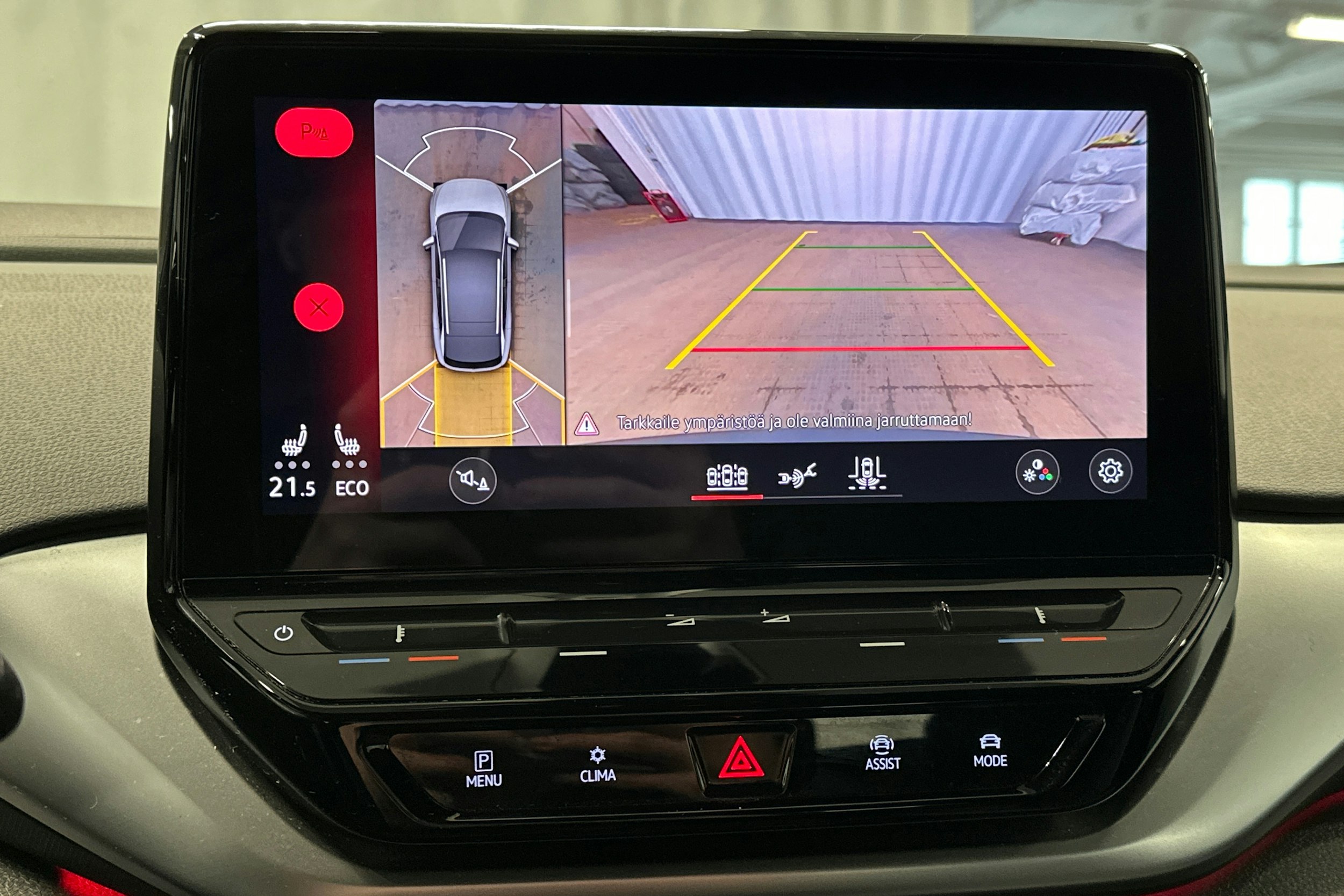 sininen Volkswagen ID.4 2023 kuva 28.