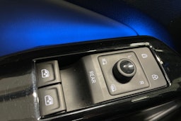 sininen Volkswagen ID.4 2023 kuva 29.