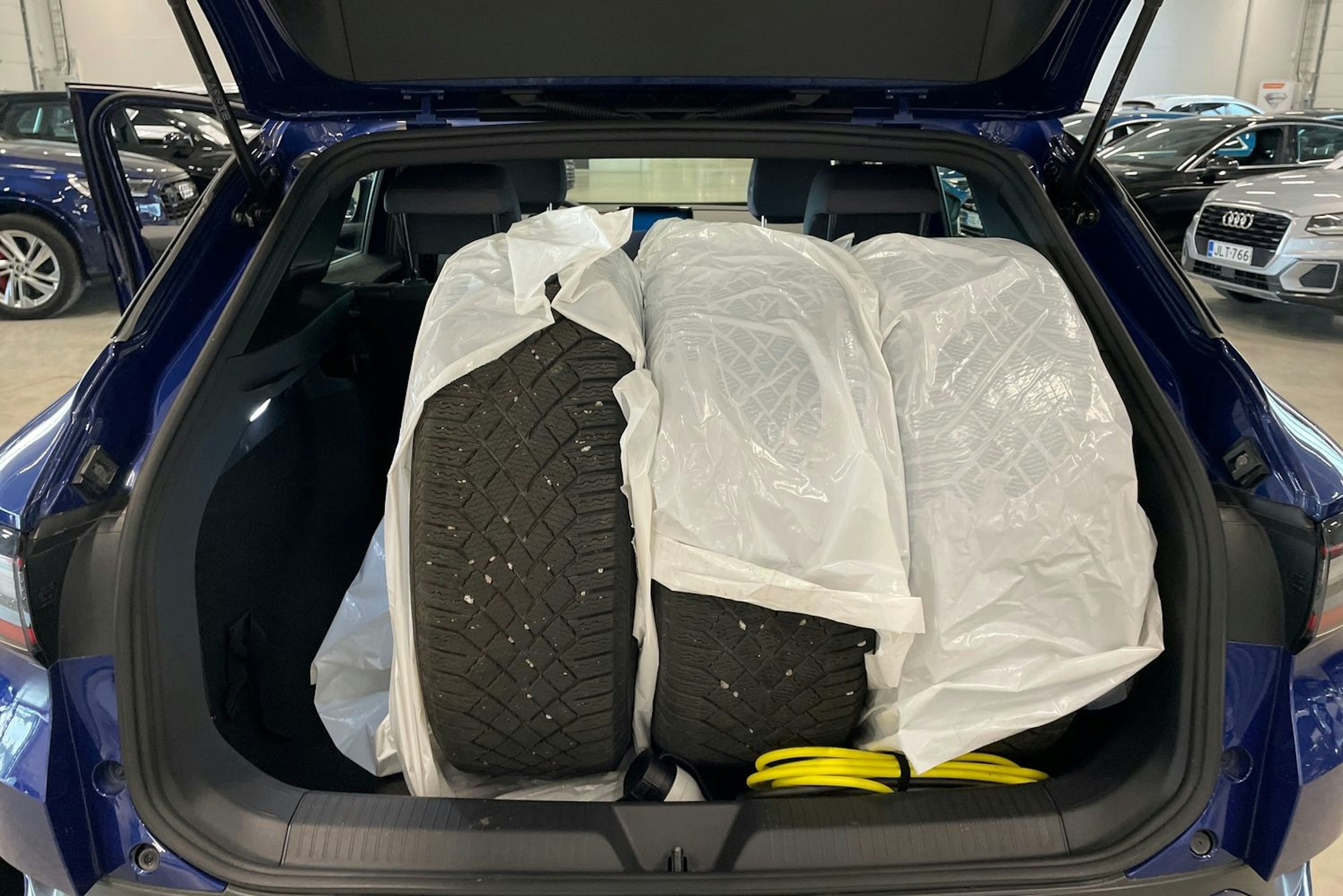 sininen Volkswagen ID.4 2023 kuva 31.