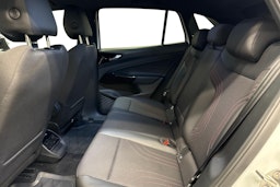 valkoinen Volkswagen ID.4 2023 kuva 8.