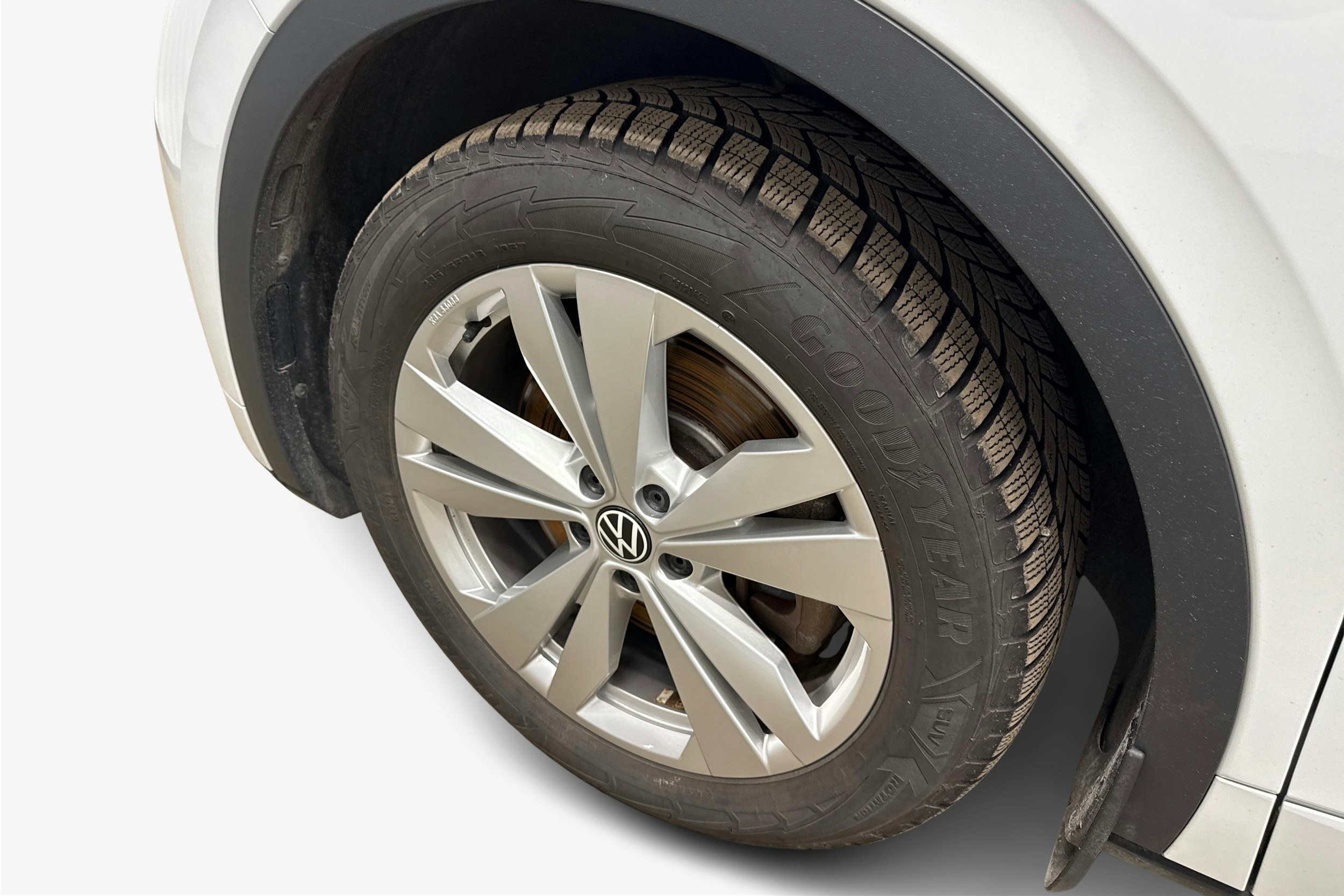 valkoinen Volkswagen ID.4 2023 kuva 9.