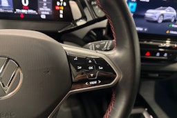 valkoinen Volkswagen ID.4 2023 kuva 12.