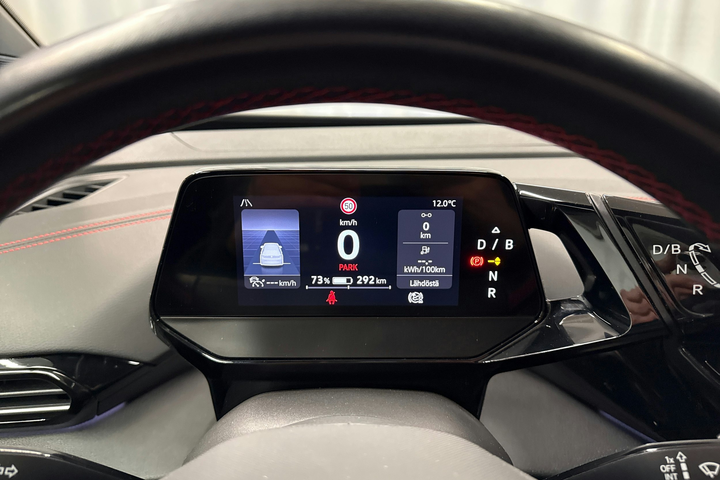 valkoinen Volkswagen ID.4 2023 kuva 13.