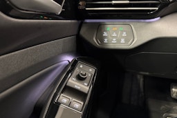 valkoinen Volkswagen ID.4 2023 kuva 14.