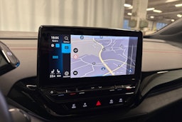 valkoinen Volkswagen ID.4 2023 kuva 17.