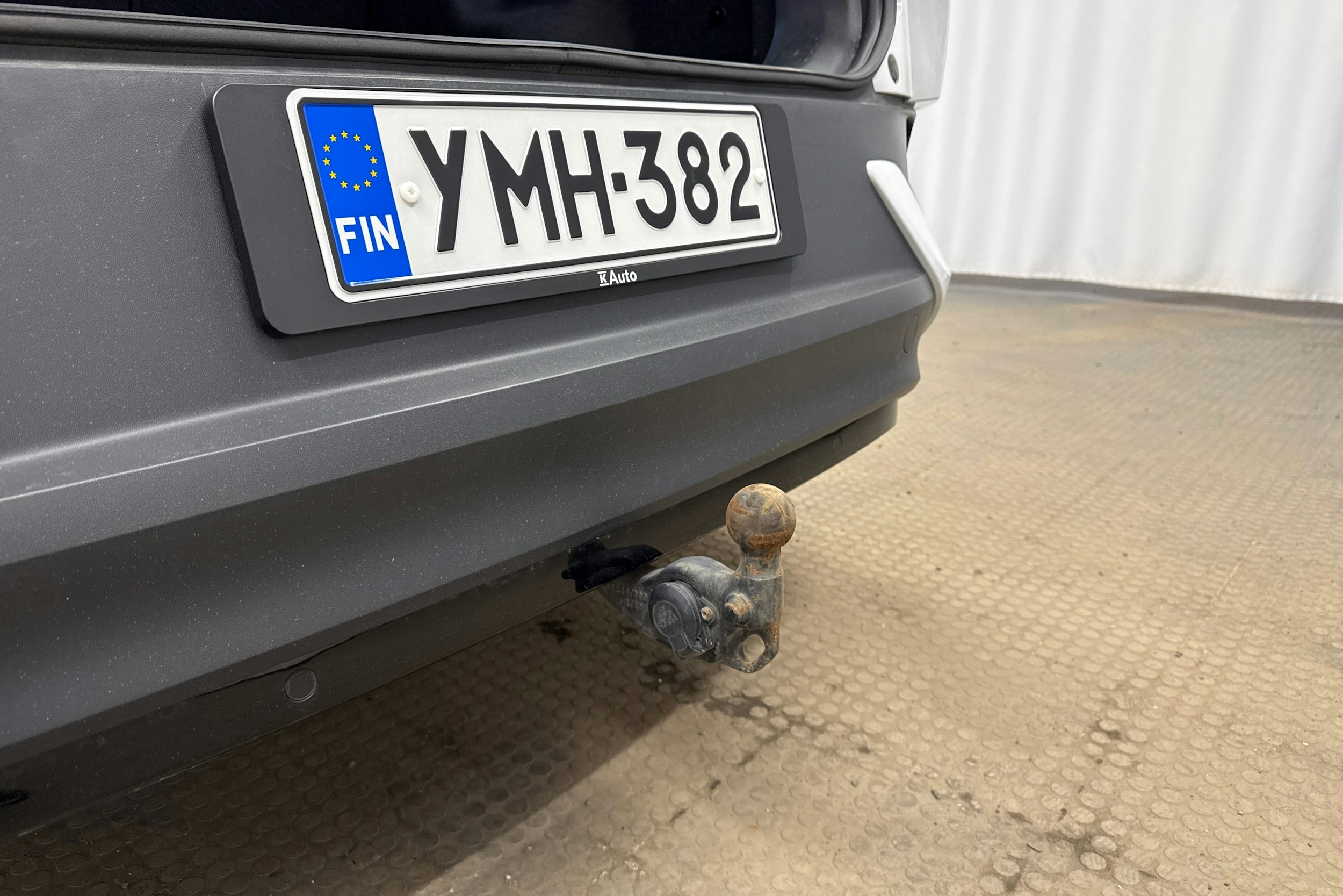 valkoinen Volkswagen ID.4 2023 kuva 26.