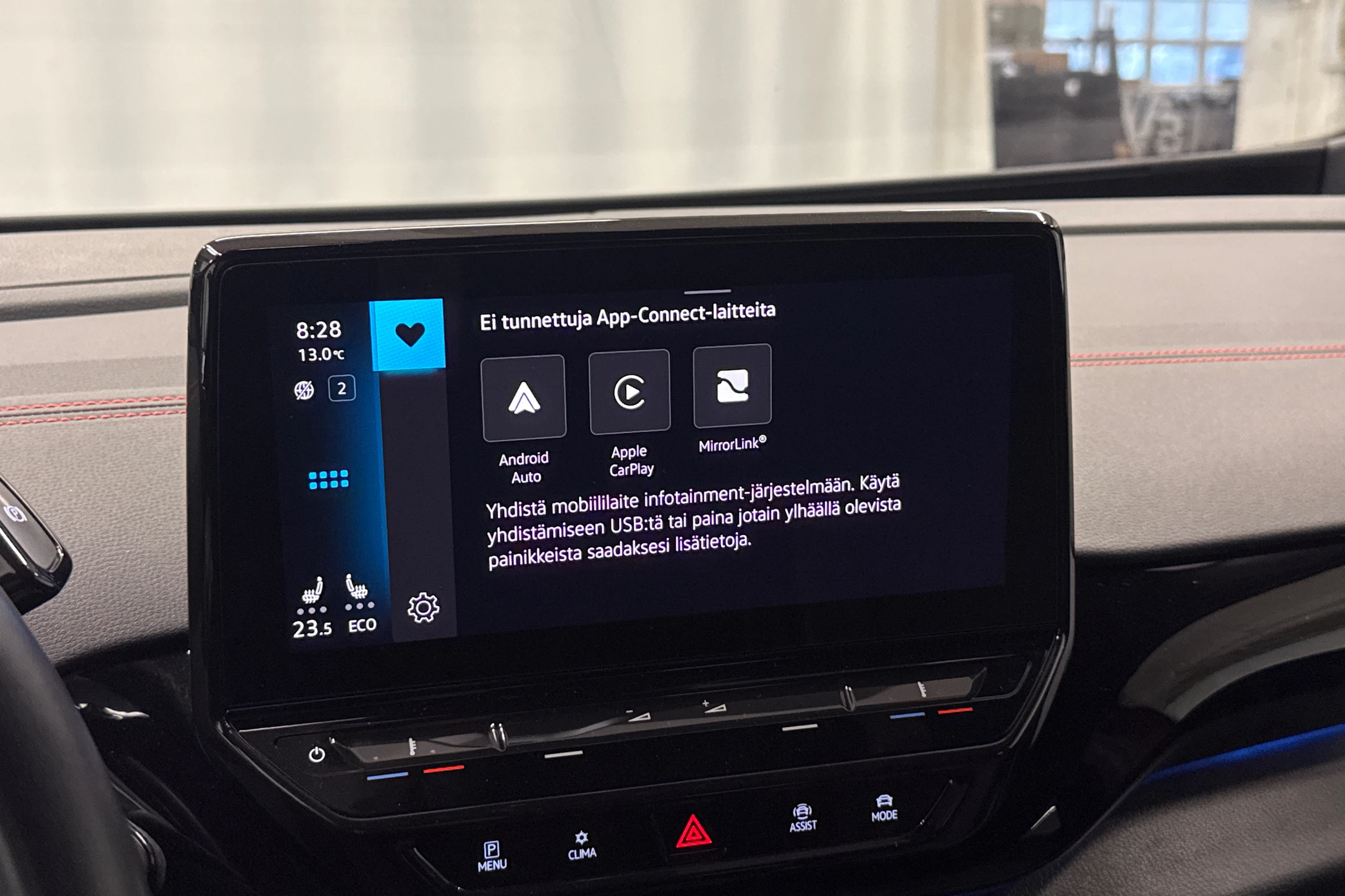 punainen Volkswagen ID.4 2023 kuva 16.