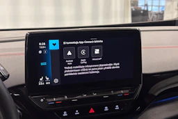 punainen Volkswagen ID.4 2023 kuva 16.