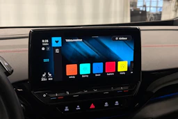 punainen Volkswagen ID.4 2023 kuva 18.