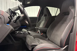 punainen Volkswagen ID.4 2023 kuva 21.