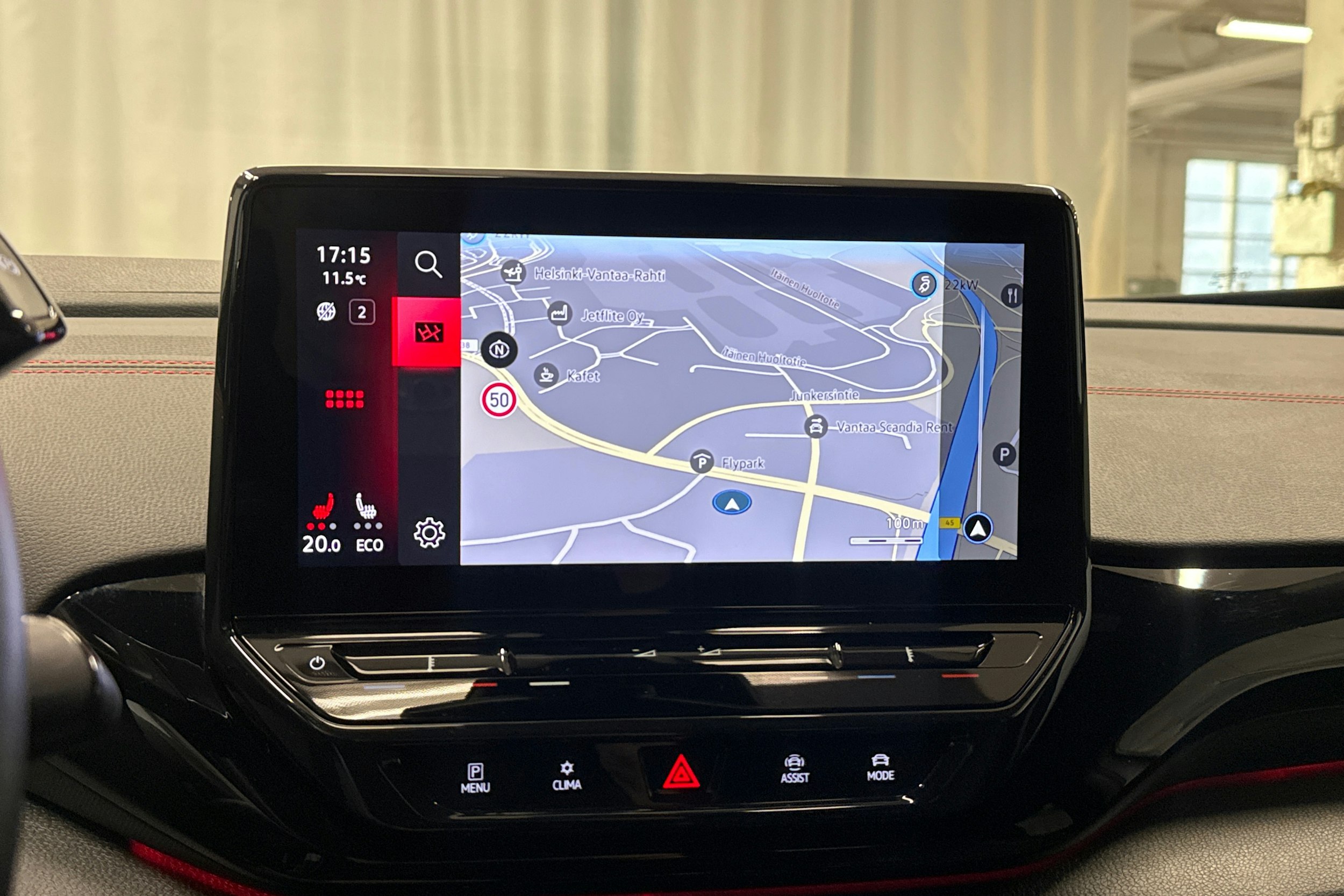 valkoinen Volkswagen ID.4 2023 kuva 15.