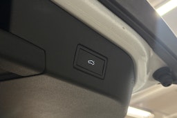 valkoinen Volkswagen ID.4 2023 kuva 23.