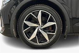 musta Volkswagen ID.4 2023 kuva 9.