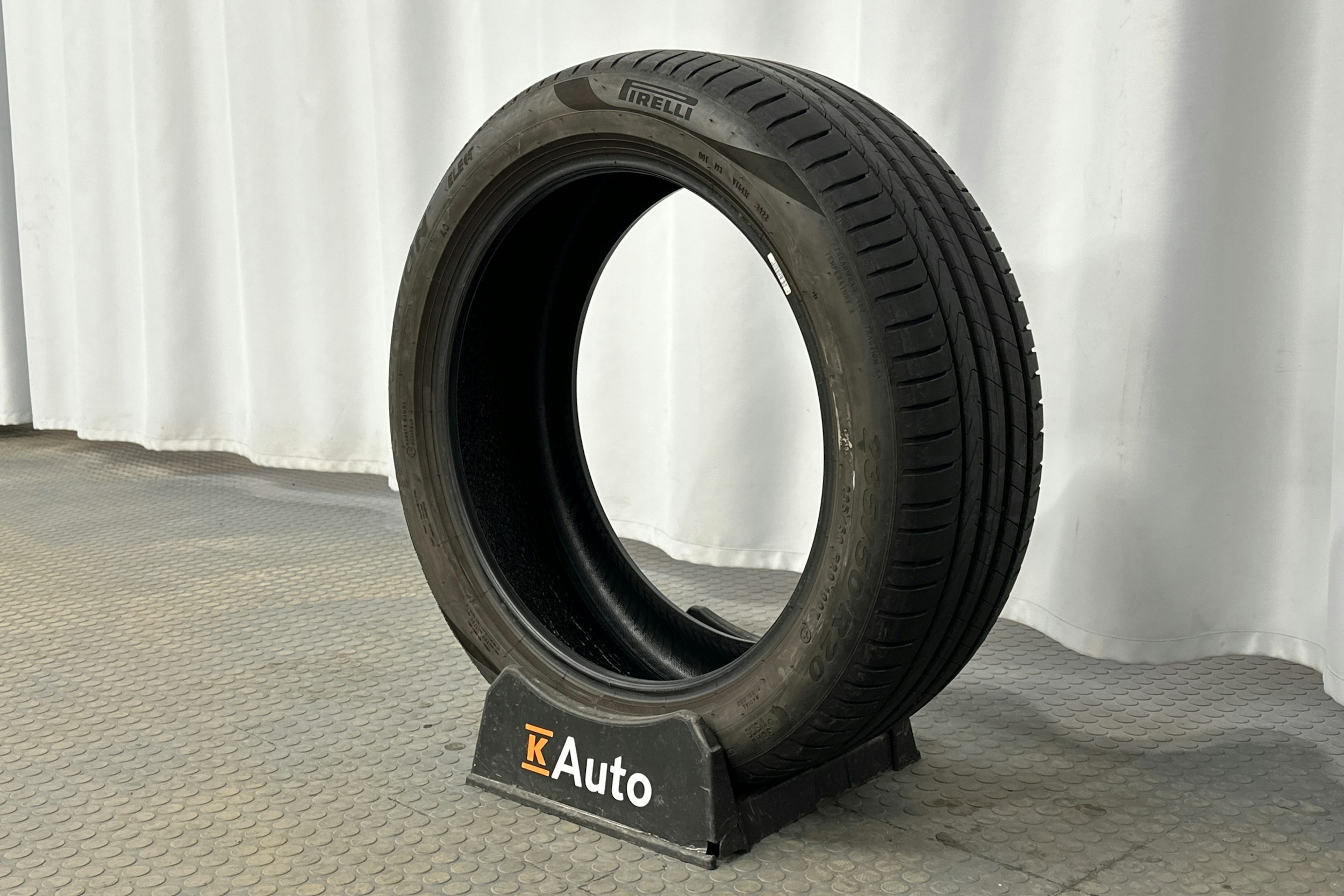 musta Volkswagen ID.4 2023 kuva 10.