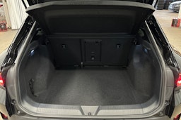 musta Volkswagen ID.4 2023 kuva 11.