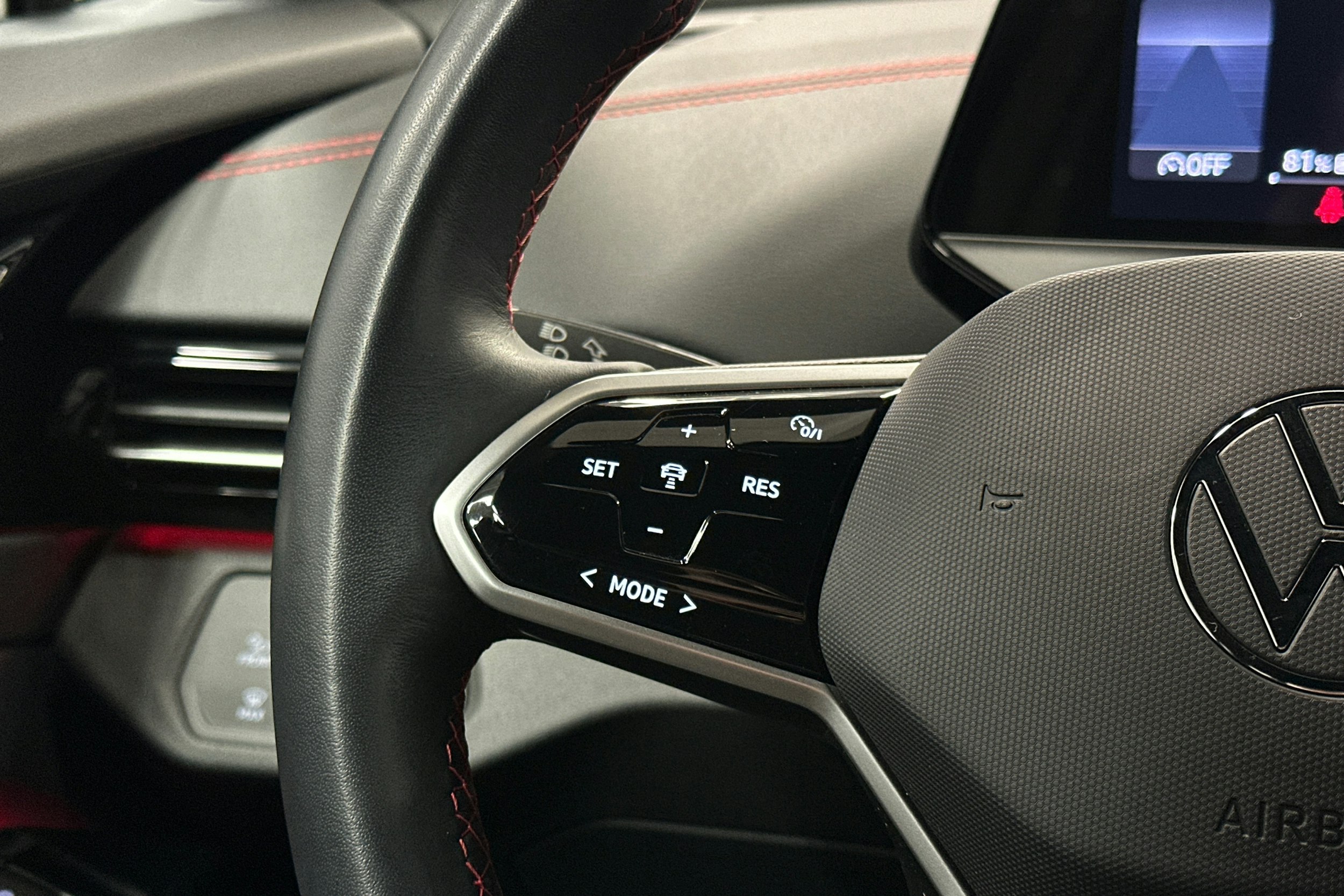 musta Volkswagen ID.4 2023 kuva 14.