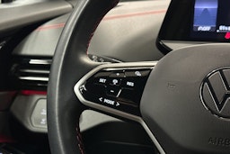 musta Volkswagen ID.4 2023 kuva 14.