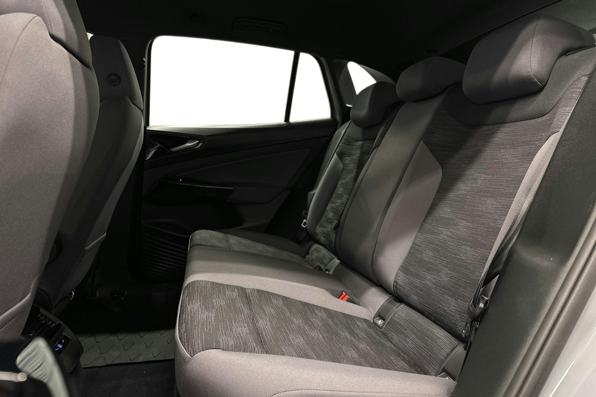 harmaa Volkswagen ID.4 2023 kuva 10.