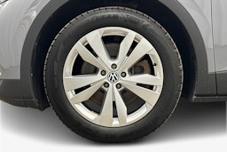 harmaa Volkswagen ID.4 2023 kuva 11.