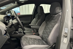 harmaa Volkswagen ID.4 2023 kuva 17.