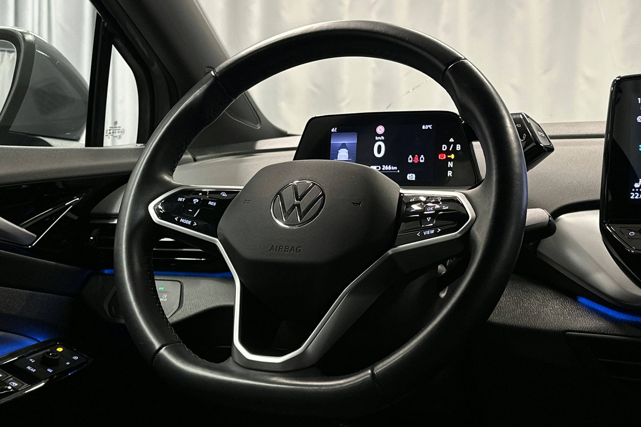 harmaa Volkswagen ID.4 2023 kuva 18.