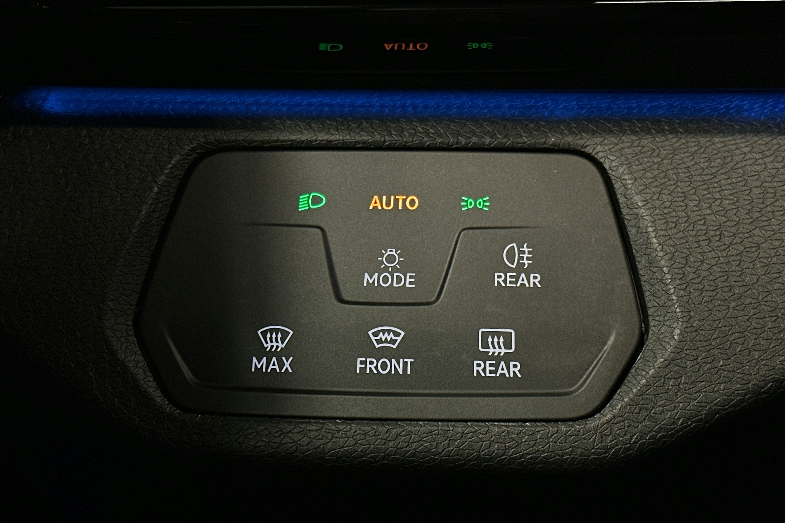 harmaa Volkswagen ID.4 2023 kuva 22.