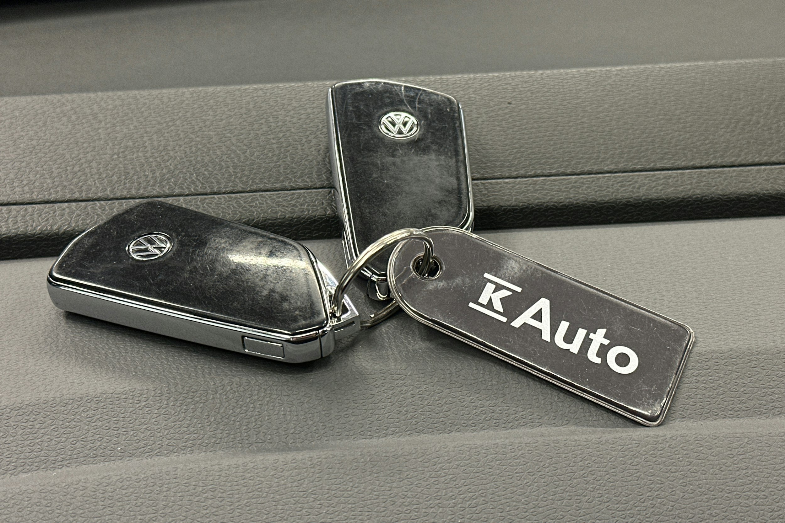 harmaa Volkswagen ID.4 2023 kuva 31.