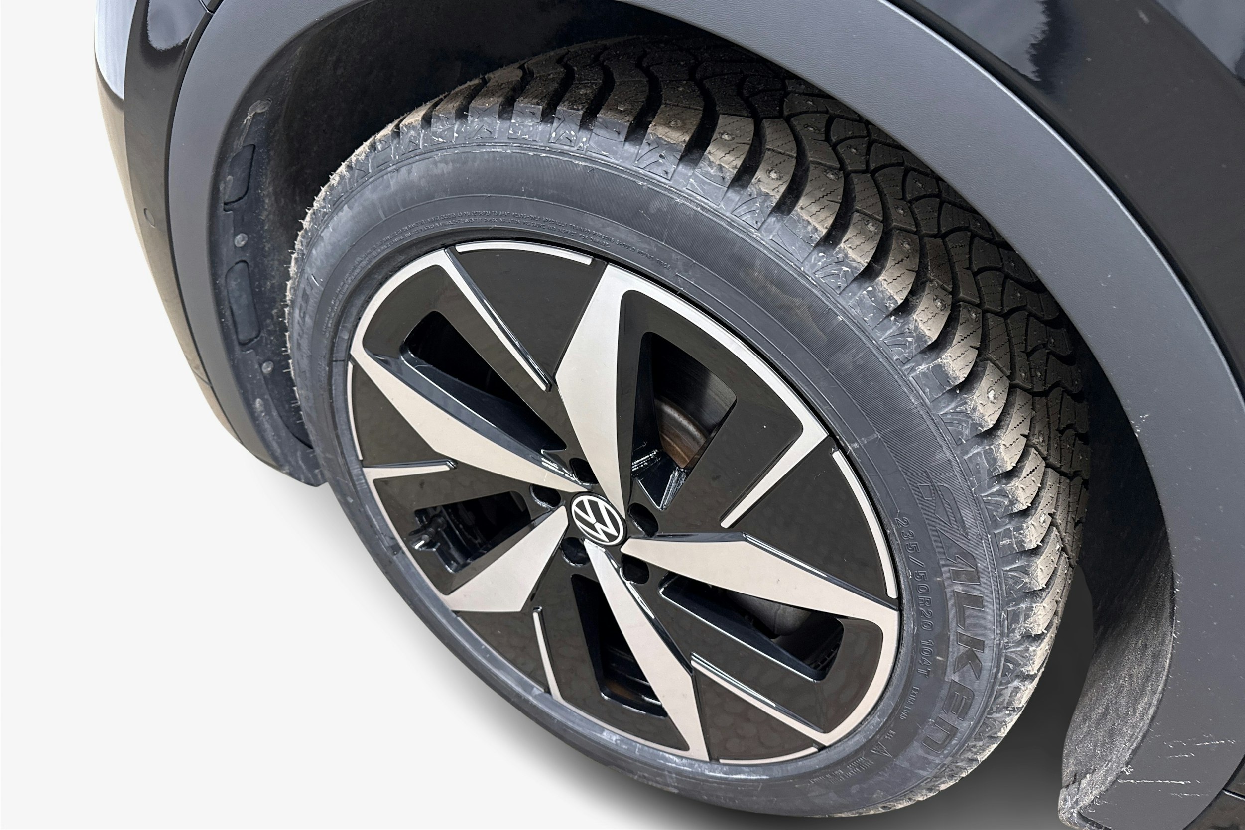 musta Volkswagen ID.4 2023 kuva 9.