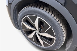 musta Volkswagen ID.4 2023 kuva 9.