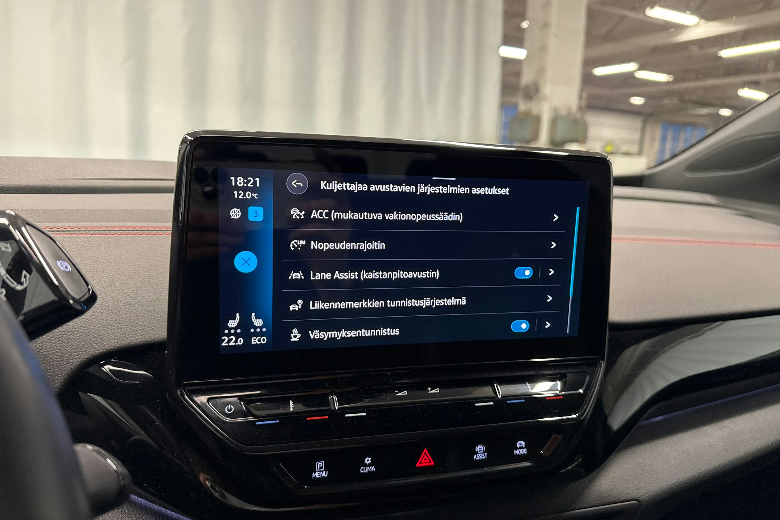 musta Volkswagen ID.4 2023 kuva 20.