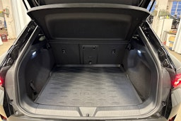 musta Volkswagen ID.4 2023 kuva 25.