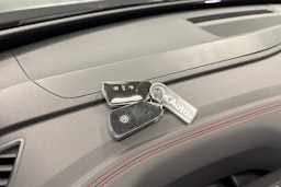 musta Volkswagen ID.4 2023 kuva 27.