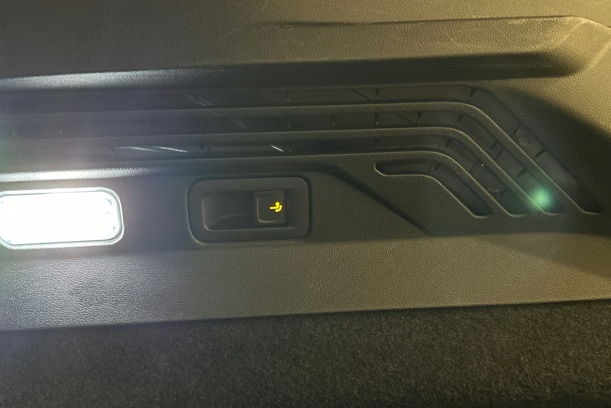 harmaa Volkswagen ID.4 2023 kuva 12.