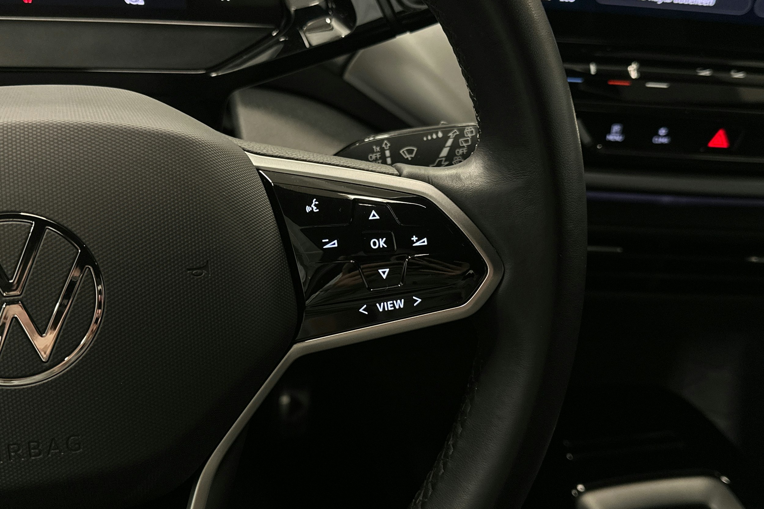 harmaa Volkswagen ID.4 2023 kuva 16.