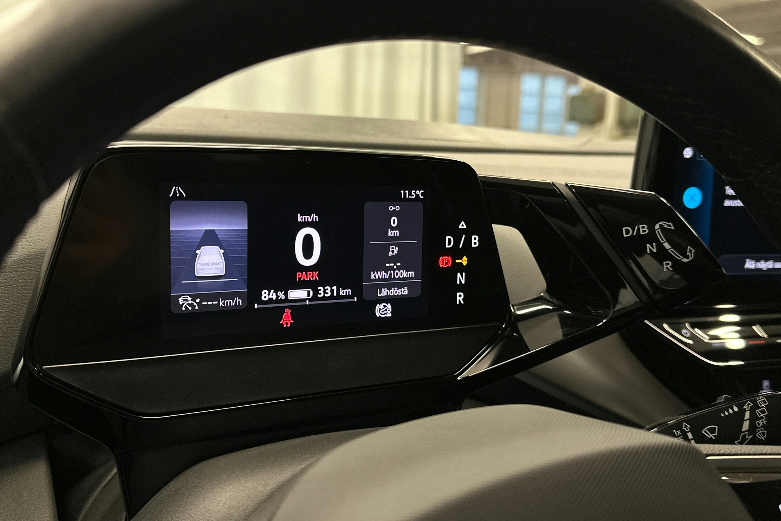 harmaa Volkswagen ID.4 2023 kuva 18.