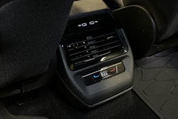 harmaa Volkswagen ID.4 2023 kuva 26.