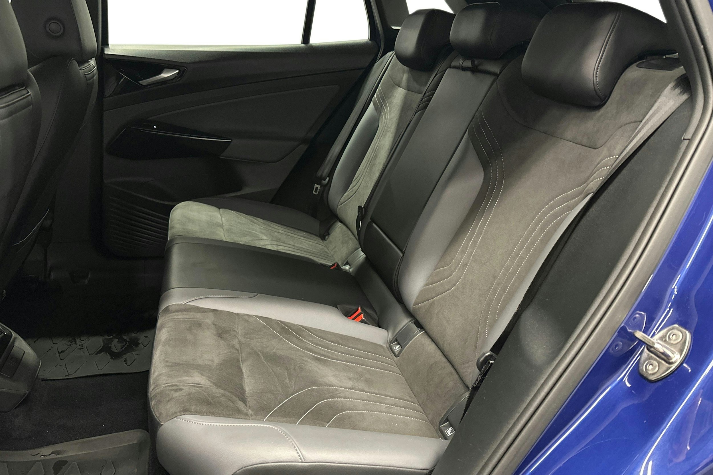 sininen Volkswagen ID.4 2023 kuva 8.