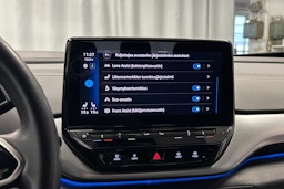 sininen Volkswagen ID.4 2023 kuva 22.