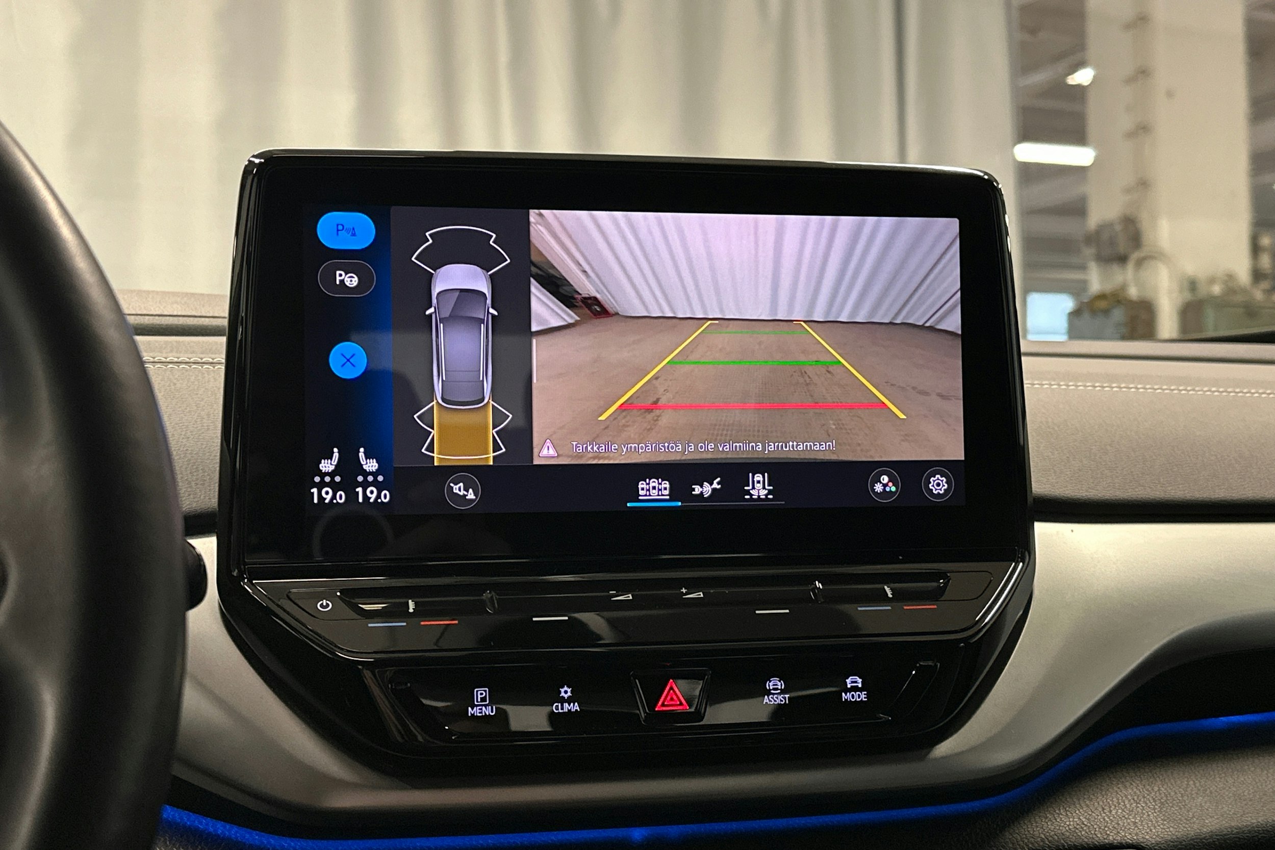 sininen Volkswagen ID.4 2023 kuva 26.