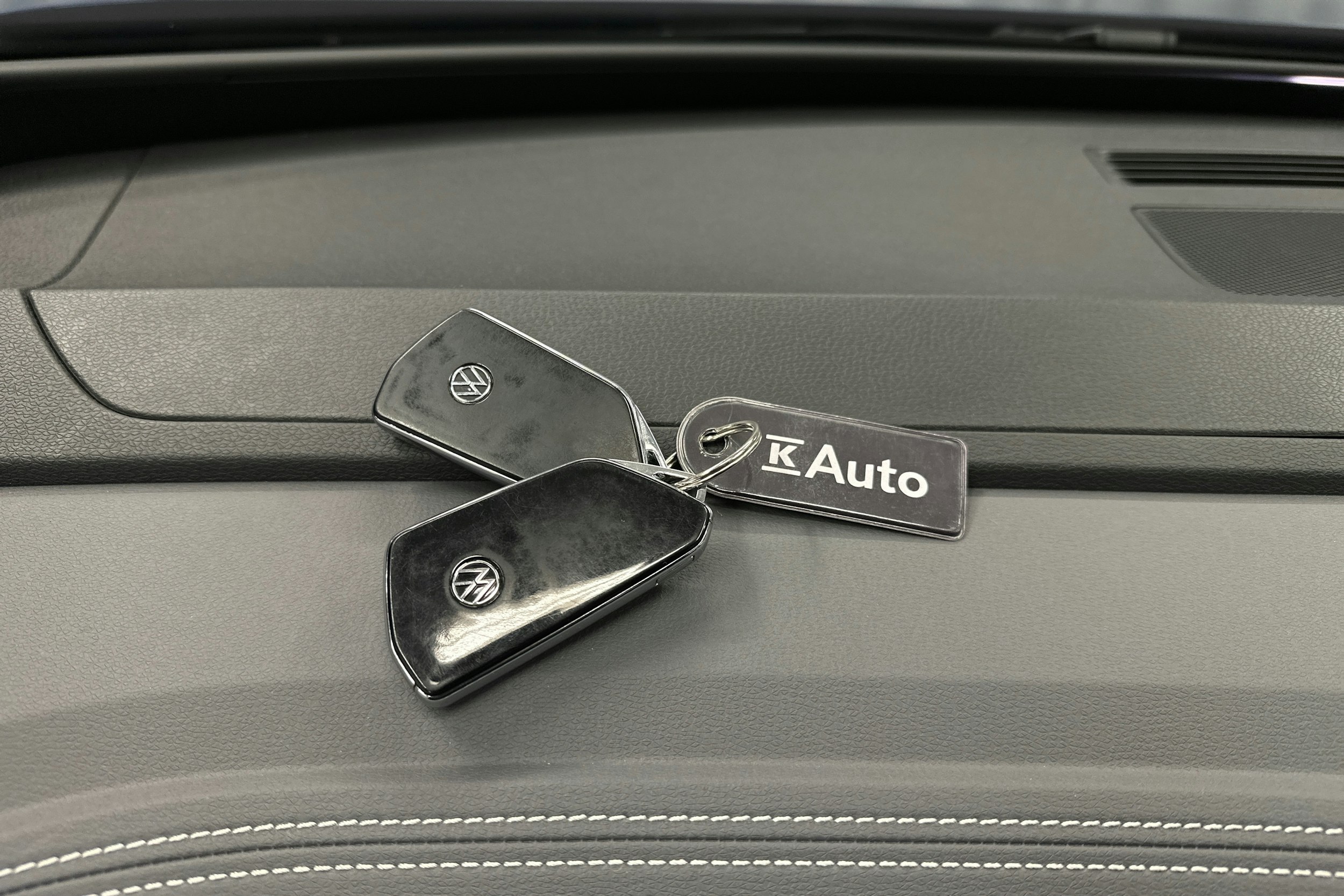 sininen Volkswagen ID.4 2023 kuva 27.