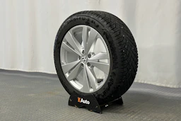 musta Volkswagen ID.4 2023 kuva 13.