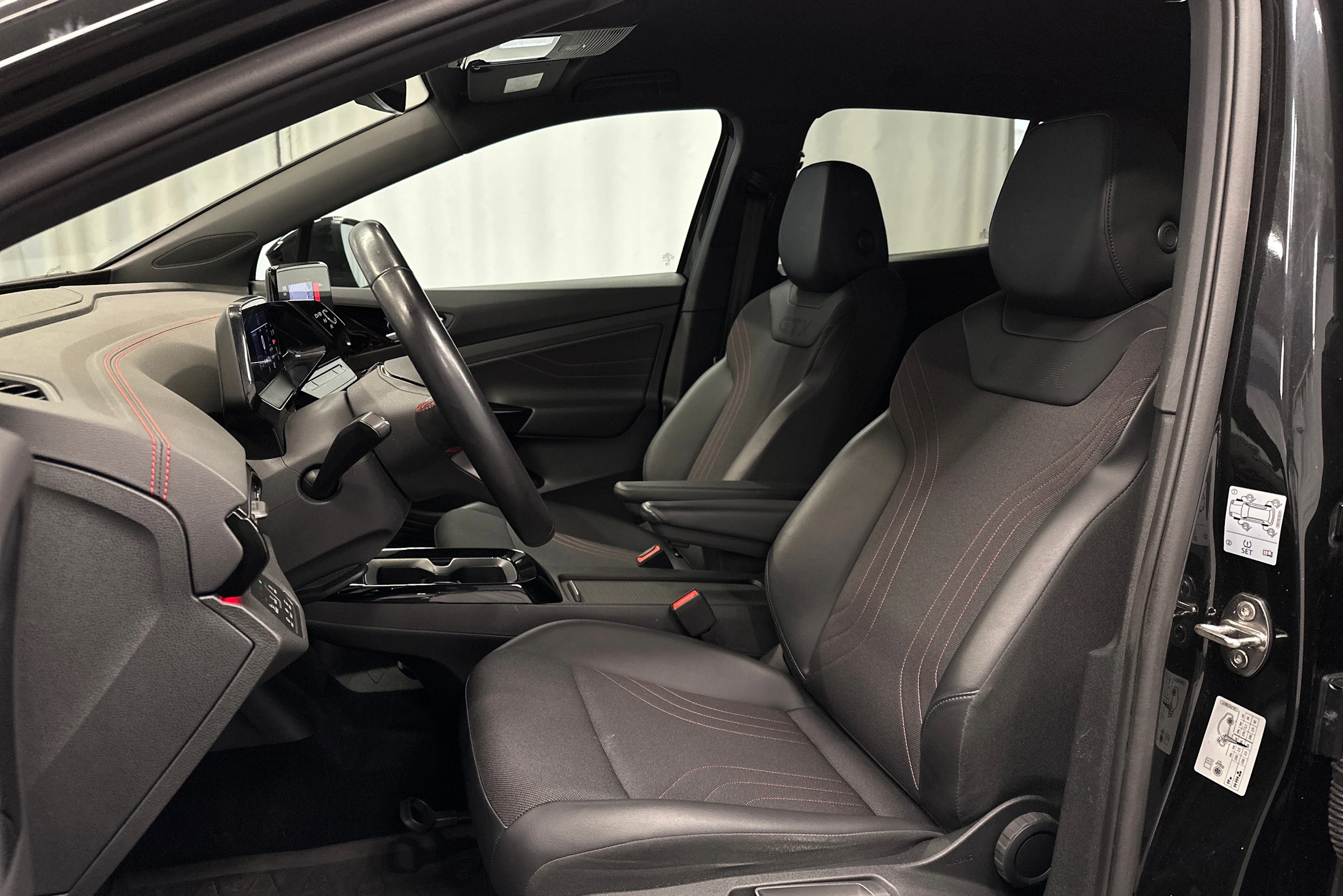 musta Volkswagen ID.4 2023 kuva 19.