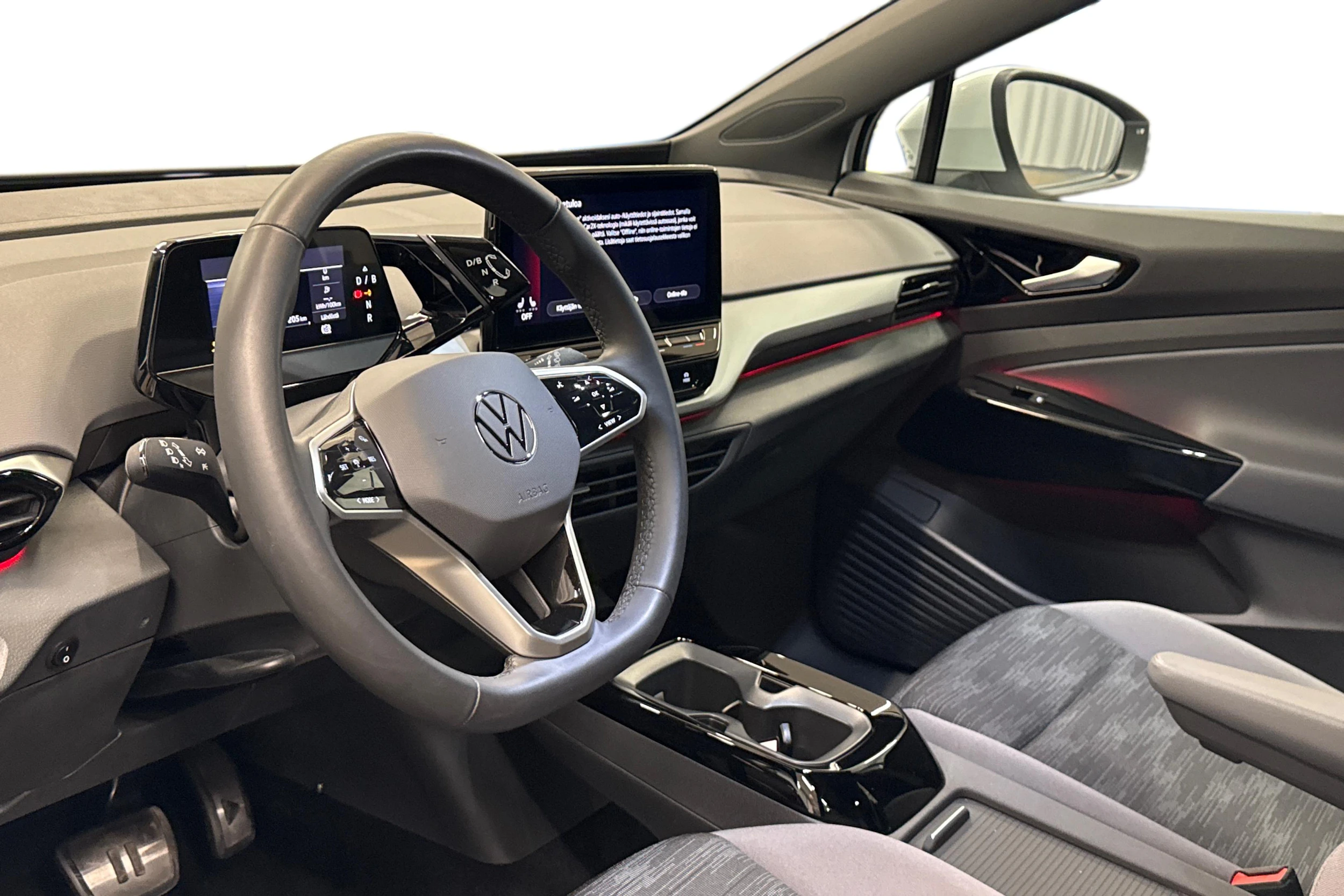 valkoinen Volkswagen ID.4 2023 kuva 6.